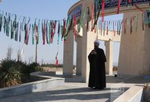 گزارش تصویری مراسم غبارروبي گلزار شهداي گمنام در روز دانشجو